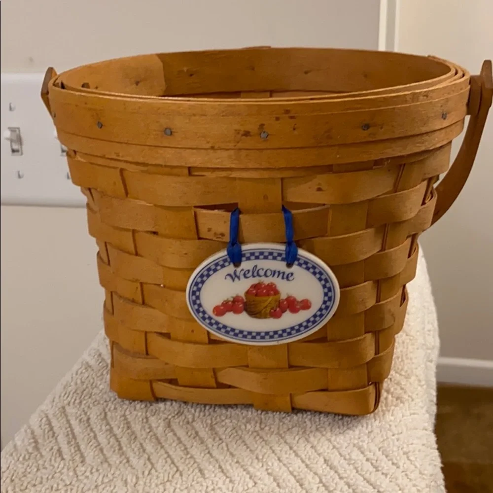 Vintage 1995 Longaberger Brown Handwoven Fruit Basket Swinging Handle & Tie-on